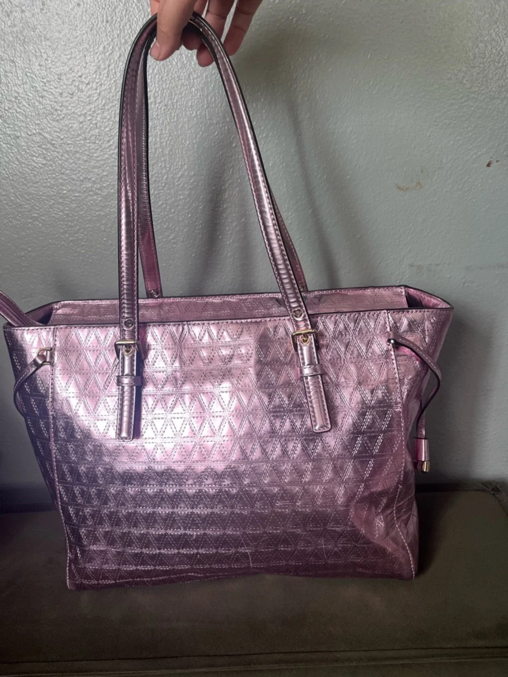 Michael Kors Metallic Rose Pink voyager Quilted Tote - Picture 5 of 15